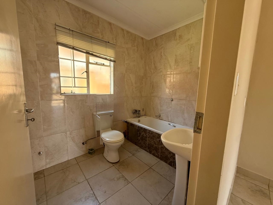 2 Bedroom Property for Sale in Waterval East North West
